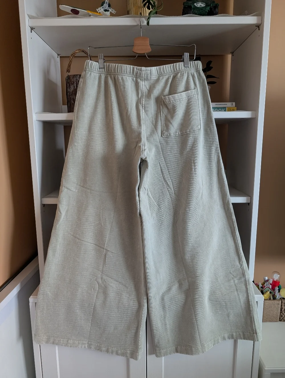 American Eagle AE Everyday Luxe Wide Leg Sweatpant - Picture 2 of 3